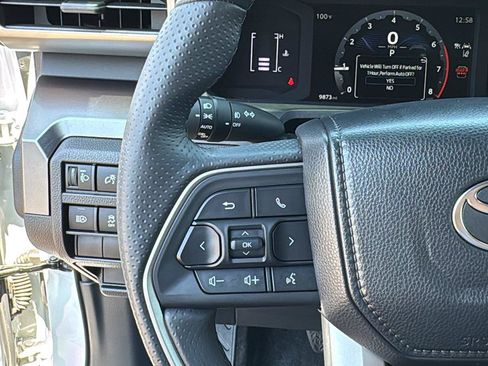 Used 2025 Toyota 4Runner SR5 AWD/4WD image 20