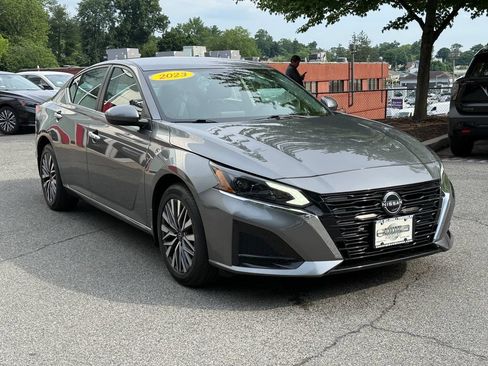 Used 2023 Nissan Altima 2.5 SV AWD/4WD image 7