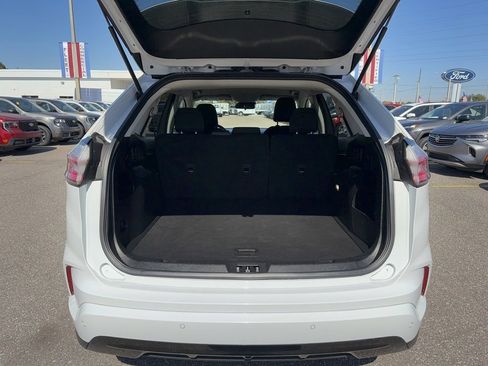 Certified 2022 Ford Edge SE w/ Black Appearance Package image 7