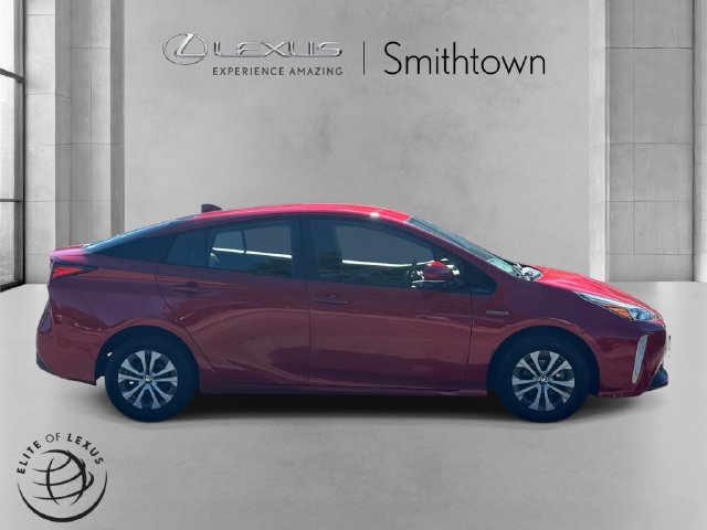 Used 2019 Toyota Prius LE AWD/4WD image 4