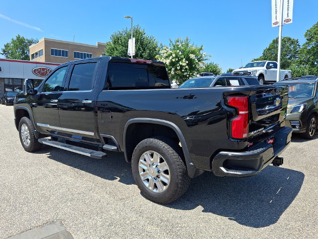 Used 2024 Chevrolet Silverado 2500 High Country w/ High Country Premium Package AWD/4WD image 5
