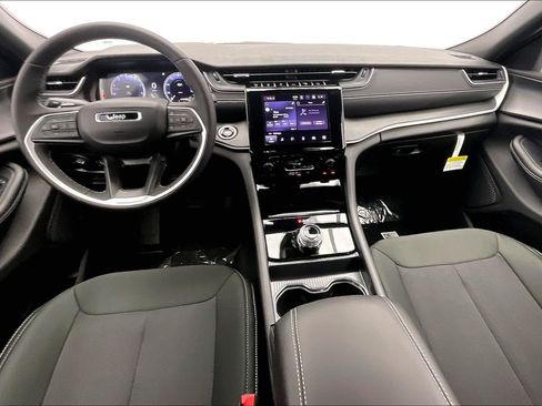 New 2026 Jeep Grand Cherokee L 4WD image 5