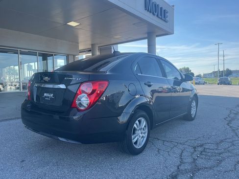 Used 2015 Chevrolet Sonic LT image 2