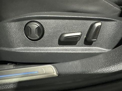 Used 2019 Volkswagen Golf R 4-Door image 34