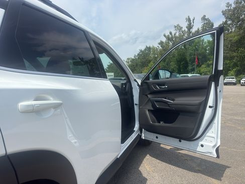 Used 2026 Nissan Pathfinder SL FWD image 21