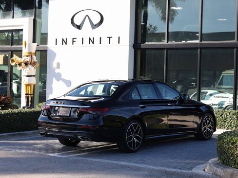 Used 2022 Mercedes-Benz E 350 Sedan w/ Driver Assistance Package image 4