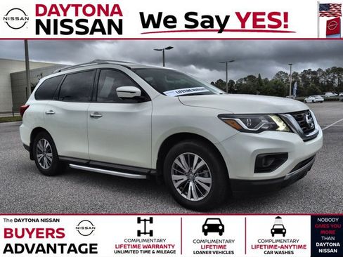 Used 2020 Nissan Pathfinder SL FWD image 1