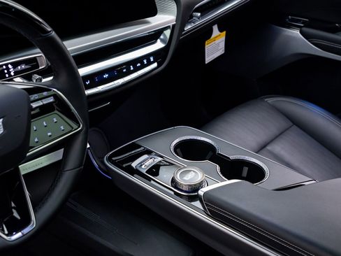 Certified 2025 Cadillac Lyriq Luxury w/ LPO, Floor Liner Package AWD/4WD image 13