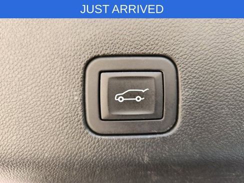 Used 2025 GMC Yukon XL Denali image 37