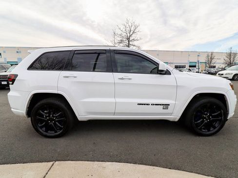 Used 2020 Jeep Grand Cherokee Altitude image 17