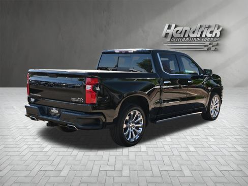 Used 2020 Chevrolet Silverado 1500 High Country w/ Technology Package AWD/4WD image 10