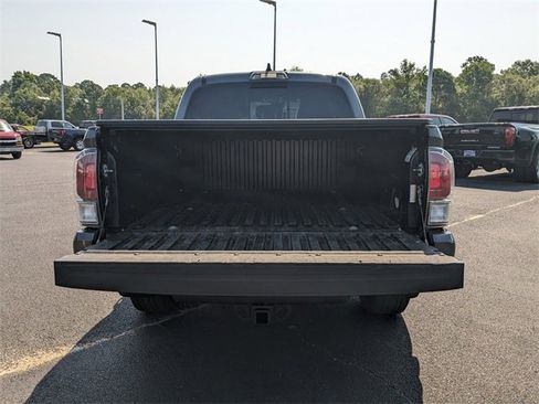 Used 2021 Toyota Tacoma TRD Sport w/ Blackout Package (TMS) image 13