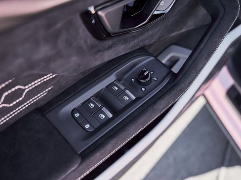 Used 2024 Lamborghini Urus Performante image 40