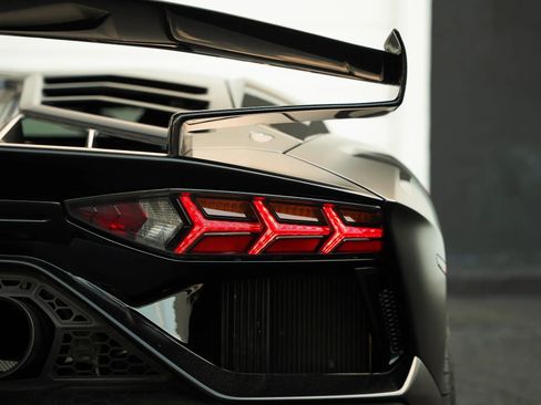 Used 2019 Lamborghini Aventador SVJ AWD/4WD image 37