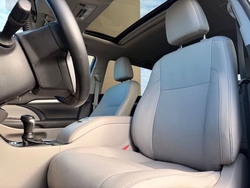 Used 2014 Toyota Highlander XLE image 28