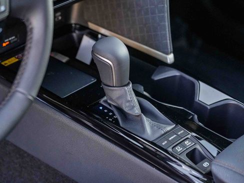 Used 2026 Toyota Camry XLE FWD image 19