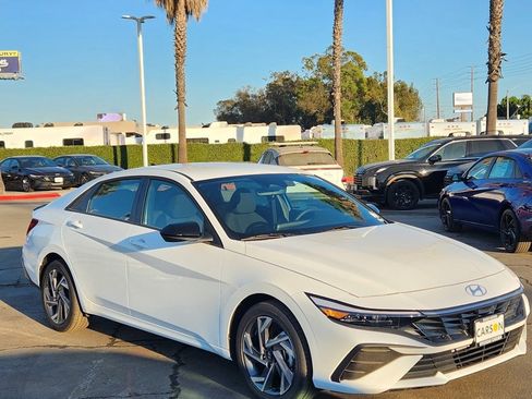 New 2025 Hyundai Elantra Sport image 7