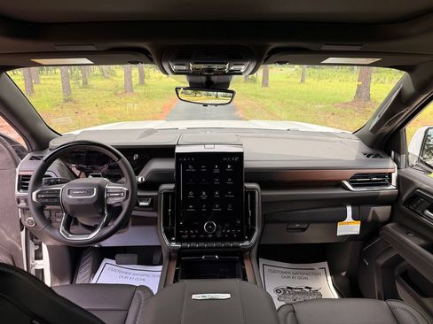 New 2026 GMC Yukon Denali w/ Denali Reserve Package RWD image 15