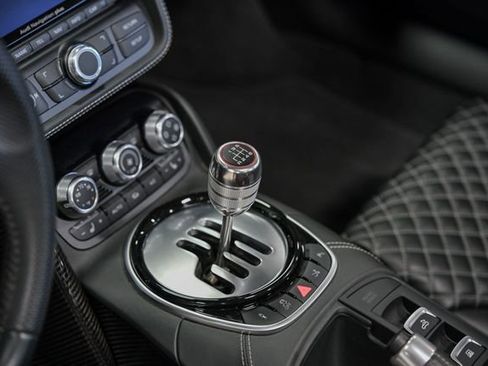 Used 2014 Audi R8 V10 image 24