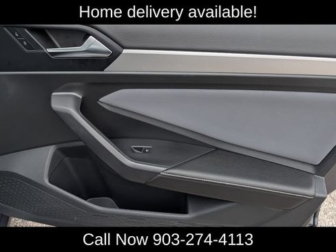 Used 2026 Volkswagen Jetta SE FWD image 34