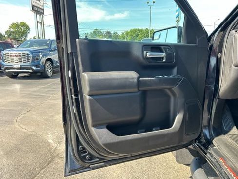Used 2019 Chevrolet Silverado 1500 Custom Trail Boss w/ Custom Convenience Package AWD/4WD image 22