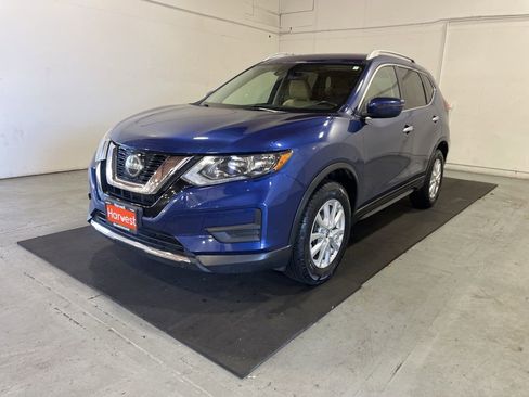Used 2020 Nissan Rogue SV AWD/4WD image 3