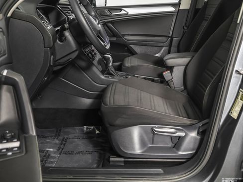 Used 2022 Volkswagen Tiguan S image 24