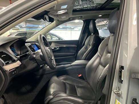 Certified 2024 Volvo XC90 T8 Ultimate w/ Protection Package Premier AWD/4WD image 10