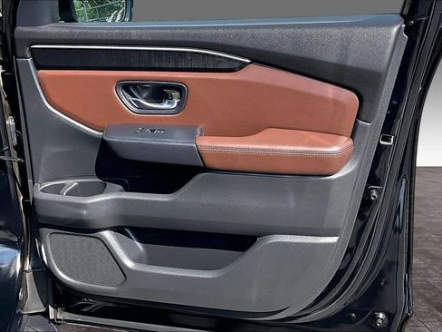 Used 2025 Honda Pilot Elite image 13