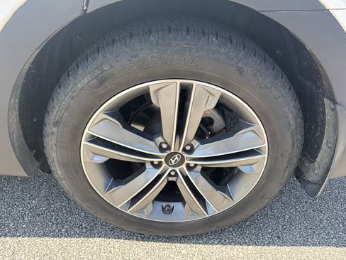 Used 2016 Hyundai Santa Fe SE w/ Option Group 02 FWD image 23