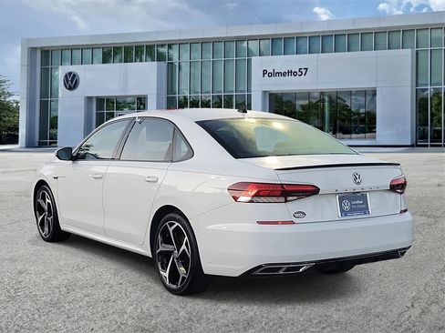 Certified 2022 Volkswagen Passat 2.0T R-Line image 6