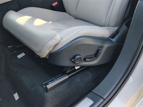 New 2026 Volvo XC90 B6 Ultra image 11