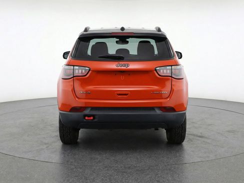 Used 2025 Jeep Compass Trailhawk AWD/4WD image 7