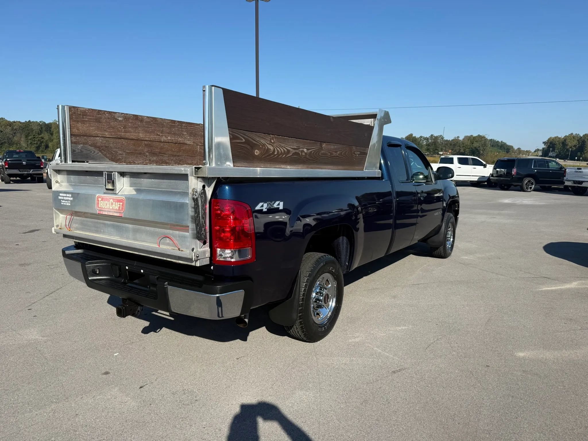 Used 2009 GMC Sierra 2500 W/T w/ Work Truck Preferred Package AWD/4WD image 4