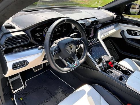 Used 2019 Lamborghini Urus AWD/4WD image 12