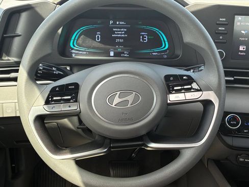 Used 2026 Hyundai Elantra Hybrid FWD image 23