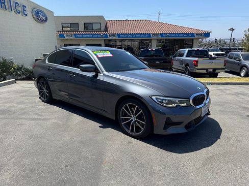 Used 2019 BMW 330i Sedan w/ Convenience Package RWD image 3