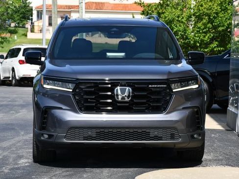 Used 2025 Honda Pilot Black Edition image 12