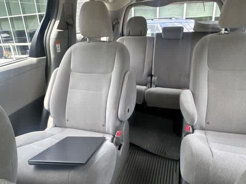 Used 2016 Toyota Sienna LE AWD/4WD image 14