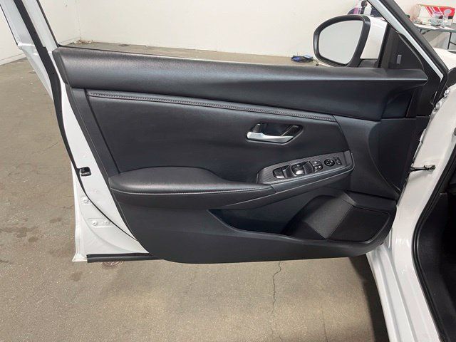 Used 2025 Nissan Sentra SV FWD image 25