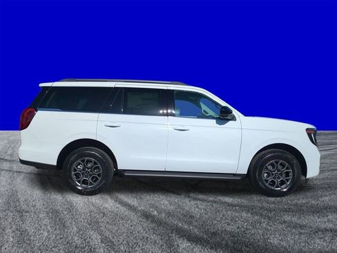 New 2026 Ford Expedition Active image 3