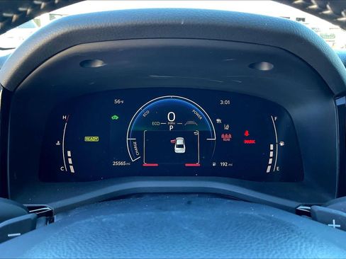 Used 2025 Toyota Camry SE w/ Convenience Package FWD image 25