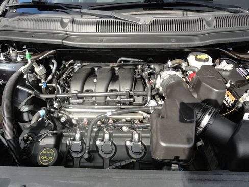 Used 2018 Ford Explorer XLT image 33