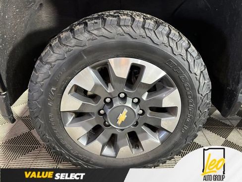 Used 2021 Chevrolet Silverado 2500 Custom w/ Custom Value Package AWD/4WD image 24