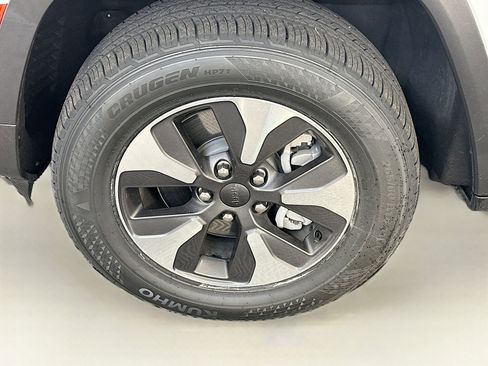 Used 2023 Jeep Grand Cherokee 4WD 4xe w/ Luxury Tech Group II image 35