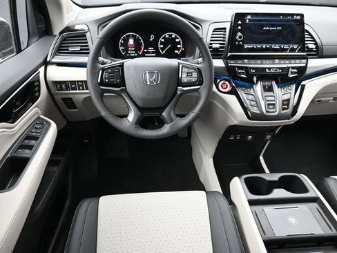 New 2026 Honda Odyssey Elite image 9