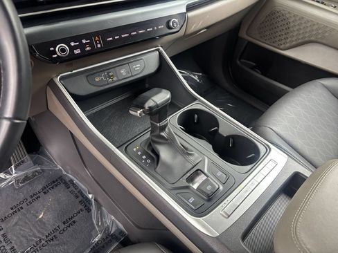 Used 2026 Kia Carnival FWD image 44