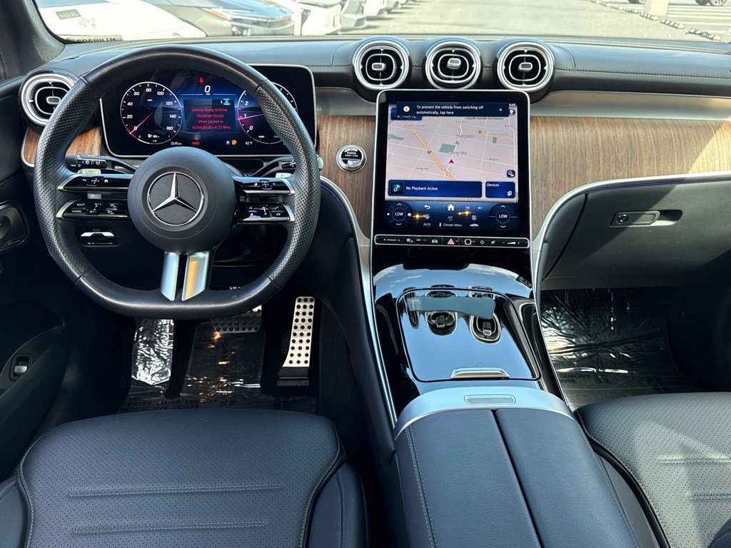 Used 2025 Mercedes-Benz GLC 300 4MATIC image 29