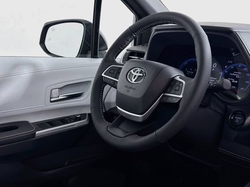 New 2026 Toyota Sienna XSE FWD image 34