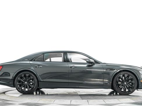 Used 2024 Bentley Flying Spur V8 AWD/4WD image 50